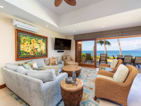 Lahaina Vacation Corner Townhouse 5 Bedroom On Beach