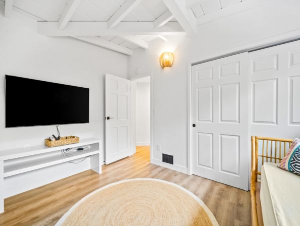 San Diego Beach Communities North Home 1046432