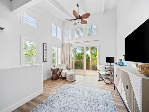San Diego Beach Communities North Home 1046432