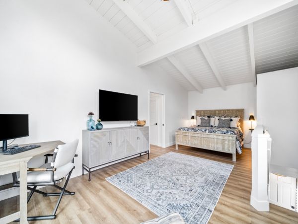 San Diego Beach Communities North Home 1046432