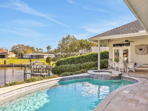 Bradenton Vacation Home Three Bedroom Canal Views