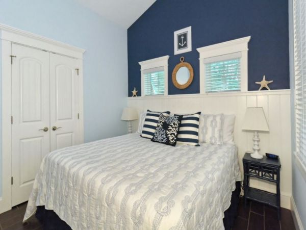 Lovely Holmes Beach Vacation Pool Home Close to Beach
