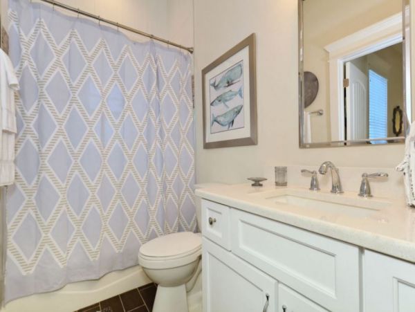 Lovely Holmes Beach Vacation Pool Home Close to Beach