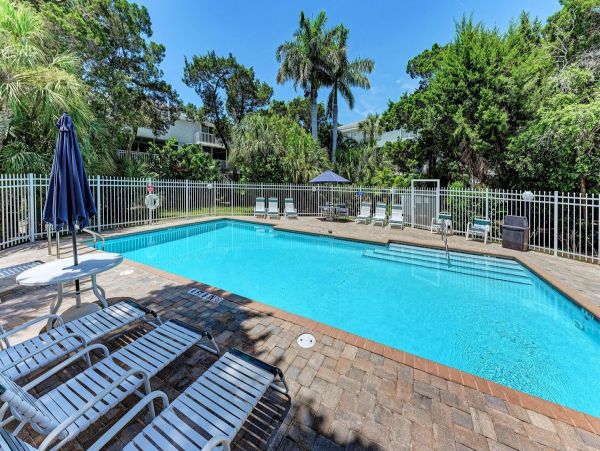 Charming Condo in Holmes Beach Short Walk to Beach