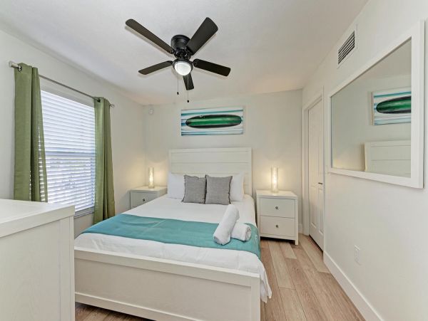 Charming Condo in Holmes Beach Short Walk to Beach