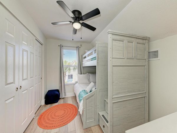 Charming Condo in Holmes Beach Short Walk to Beach