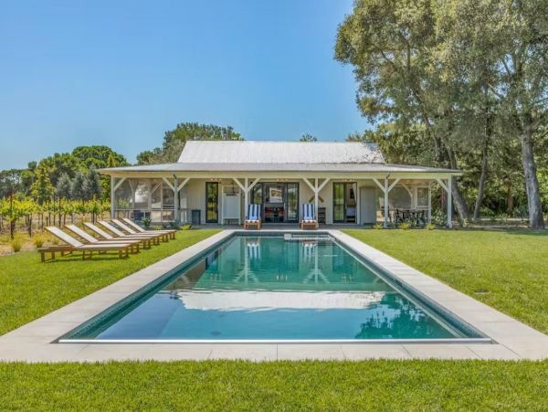 2 Vacation Vineyards Cottages on 6 Acres in Sonoma with Pool