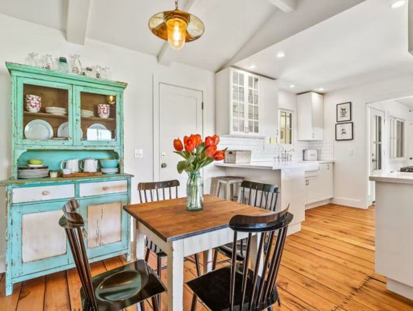 2 Vacation Vineyards Cottages on 6 Acres in Sonoma with Pool