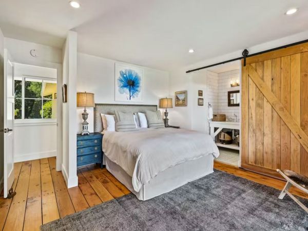 2 Vacation Vineyards Cottages on 6 Acres in Sonoma with Pool
