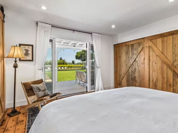 2 Vacation Vineyards Cottages on 6 Acres in Sonoma with Pool
