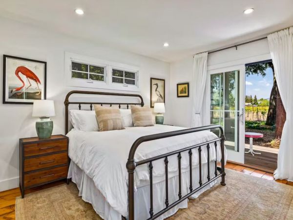 2 Vacation Vineyards Cottages on 6 Acres in Sonoma with Pool