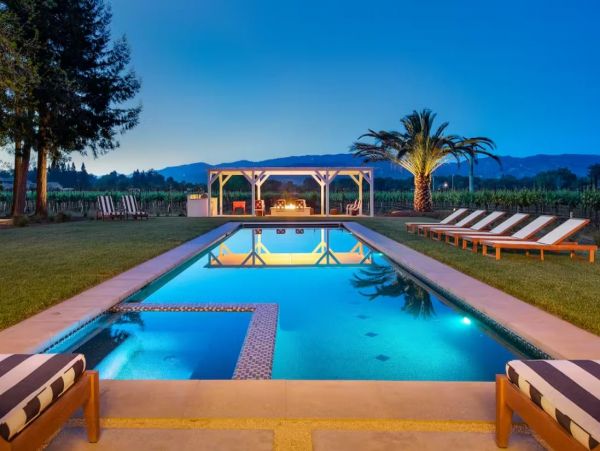 2 Vacation Vineyards Cottages on 6 Acres in Sonoma with Pool
