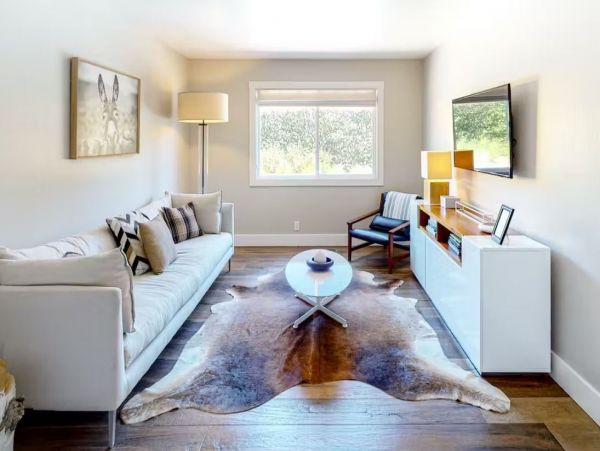 Modern 4 Bedroom Vacation Pool Home in Sonoma Sleeps 8