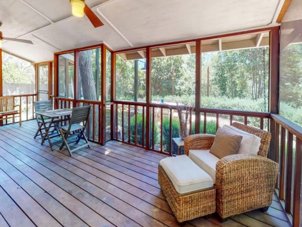 Modern 4 Bedroom Vacation Pool Home in Sonoma Sleeps 8