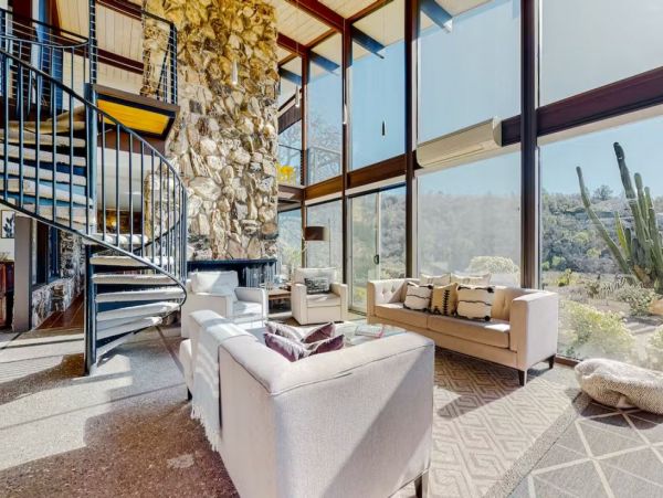 Luxury Vacation Estate in Sonoma with Pool & Hot Tub Sleeps 10