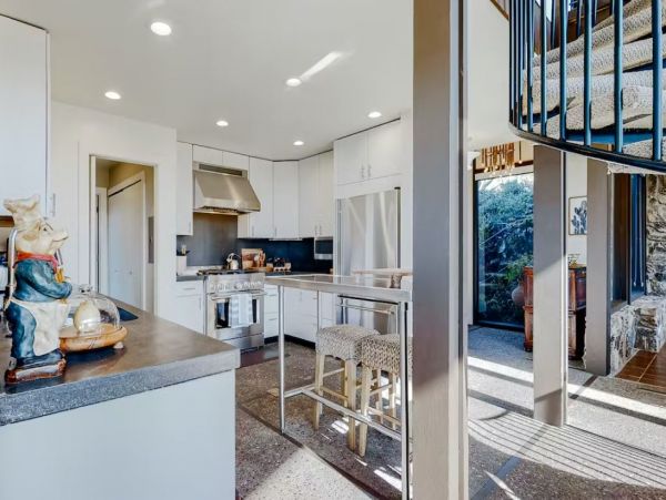 Luxury Vacation Estate in Sonoma with Pool & Hot Tub Sleeps 10