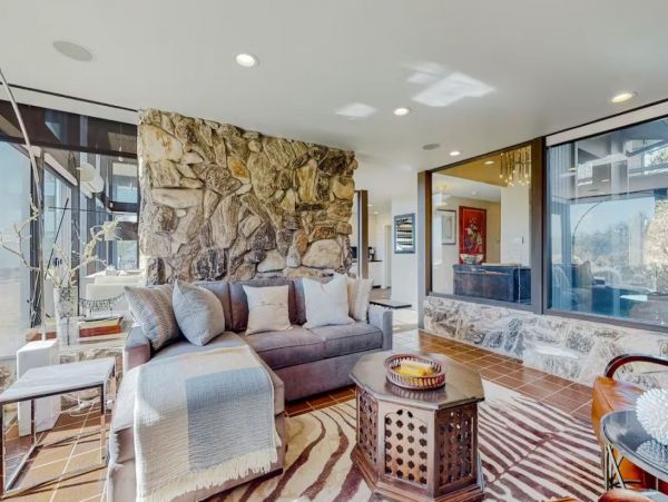 Luxury Vacation Estate in Sonoma with Pool & Hot Tub Sleeps 10