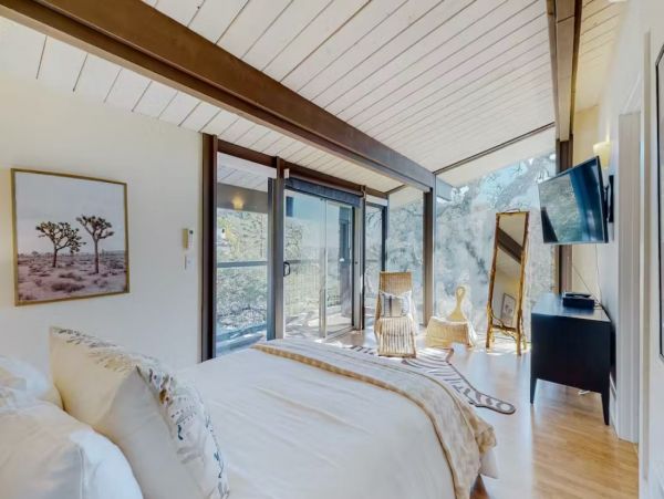 Luxury Vacation Estate in Sonoma with Pool & Hot Tub Sleeps 10
