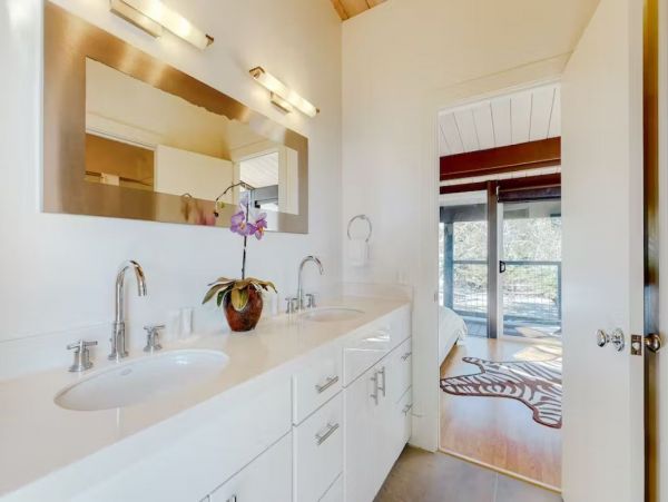 Luxury Vacation Estate in Sonoma with Pool & Hot Tub Sleeps 10