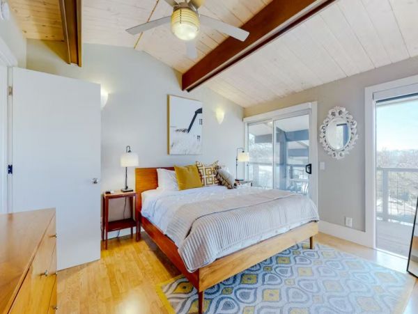 Luxury Vacation Estate in Sonoma with Pool & Hot Tub Sleeps 10
