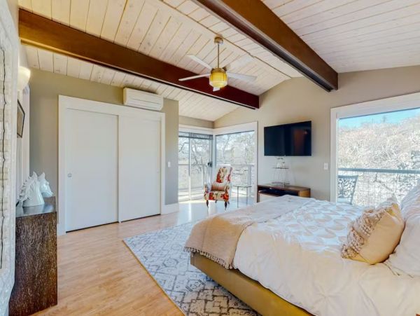 Luxury Vacation Estate in Sonoma with Pool & Hot Tub Sleeps 10
