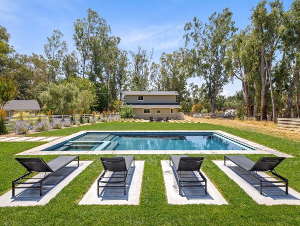 Exquisite Vacation Rental with Pool, Spa & Entertainment Barn