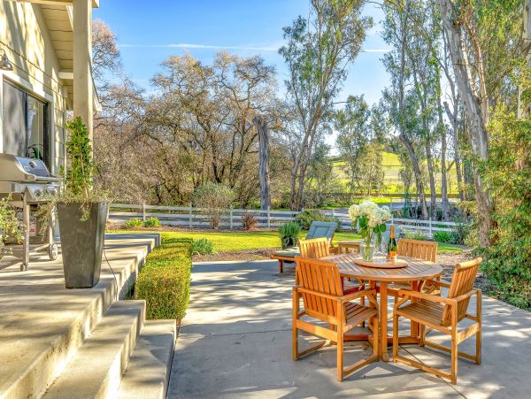 Exquisite Vacation Rental with Pool, Spa & Entertainment Barn