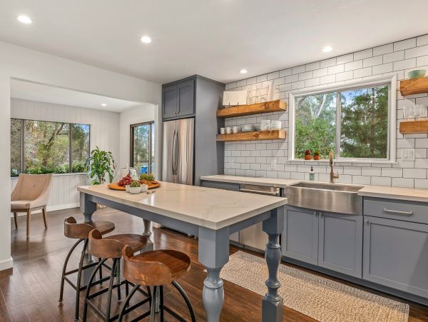 Exquisite Vacation Rental with Pool, Spa & Entertainment Barn