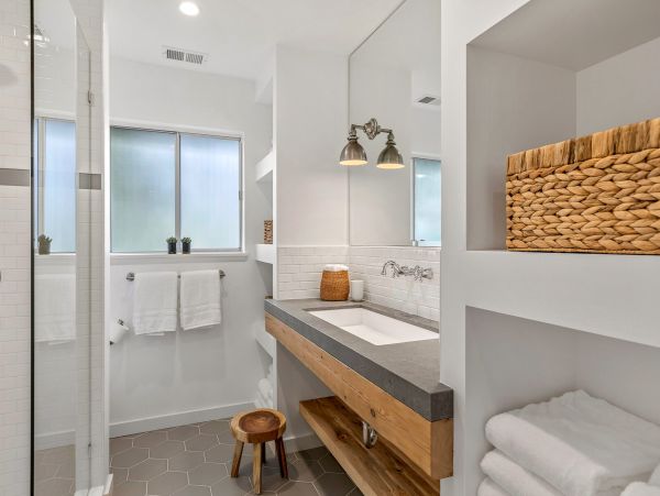 Exquisite Vacation Rental with Pool, Spa & Entertainment Barn