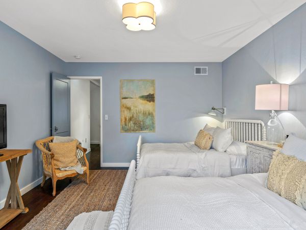 Exquisite Vacation Rental with Pool, Spa & Entertainment Barn