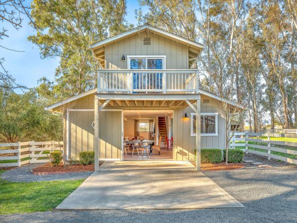 Exquisite Vacation Rental with Pool, Spa & Entertainment Barn