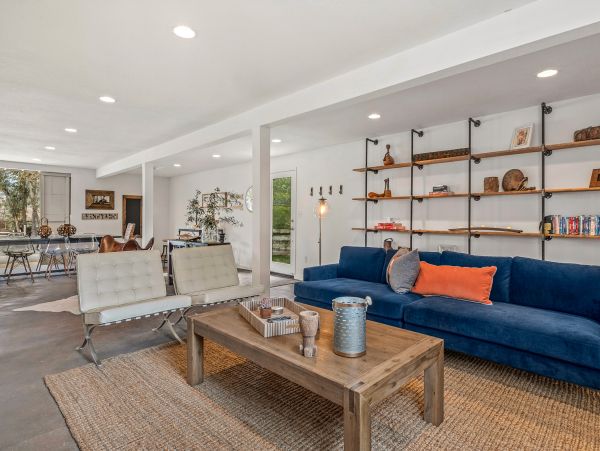 Exquisite Vacation Rental with Pool, Spa & Entertainment Barn