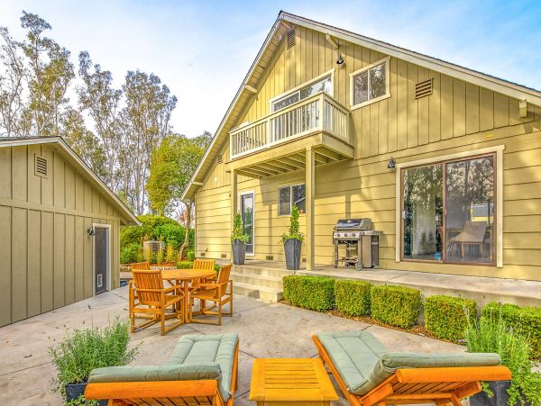 Exquisite Vacation Rental with Pool, Spa & Entertainment Barn