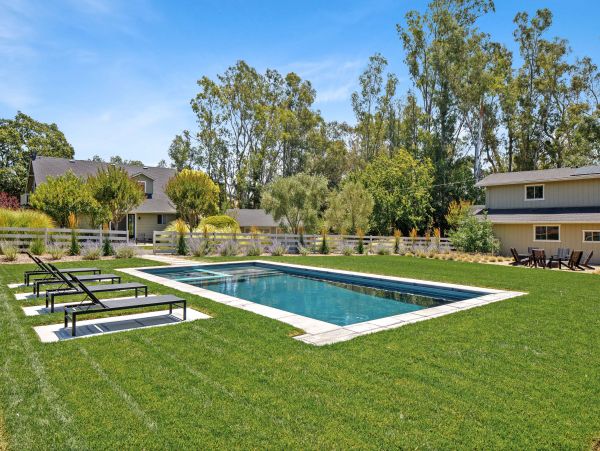 Exquisite Vacation Rental with Pool, Spa & Entertainment Barn