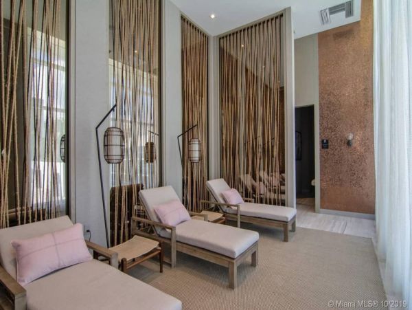 Incredible Oceanfront 3 Bedroom Condo in Hollywood