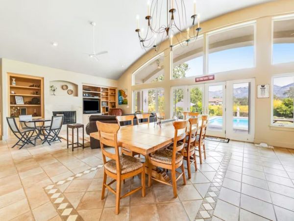 Beautiful Vineyard Vacation Estate in Kenwood with Pool & Hot Tub