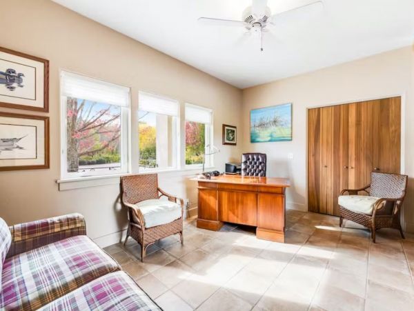 Beautiful Vineyard Vacation Estate in Kenwood with Pool & Hot Tub