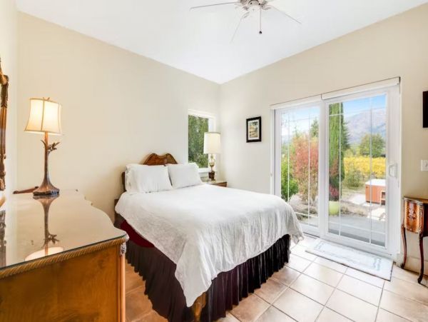 Beautiful Vineyard Vacation Estate in Kenwood with Pool & Hot Tub