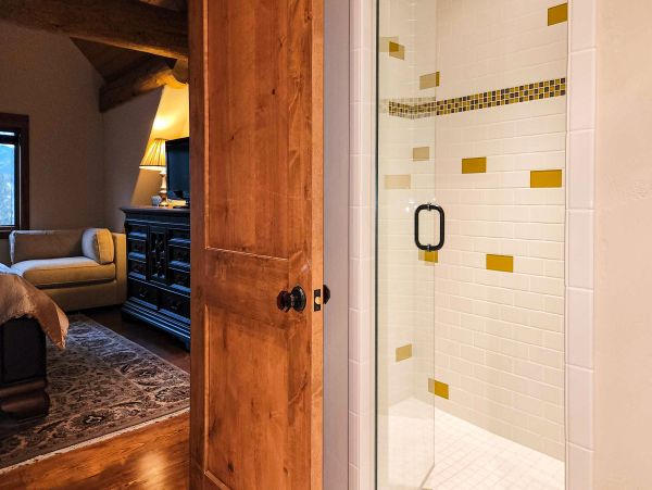 Mountain Cabin with 6 Bedrooms Sleeps 18 Guests