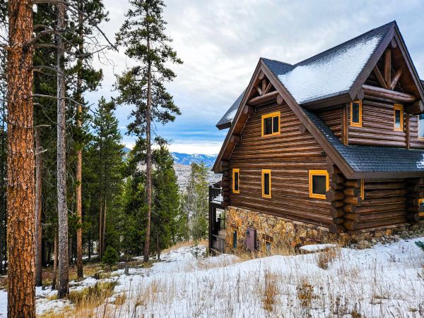 Mountain Cabin with 6 Bedrooms Sleeps 18 Guests