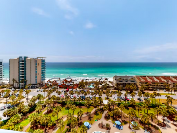 Luxurious Gulf-Front 3-Bedroom Condo with Unmatched Views in Destin