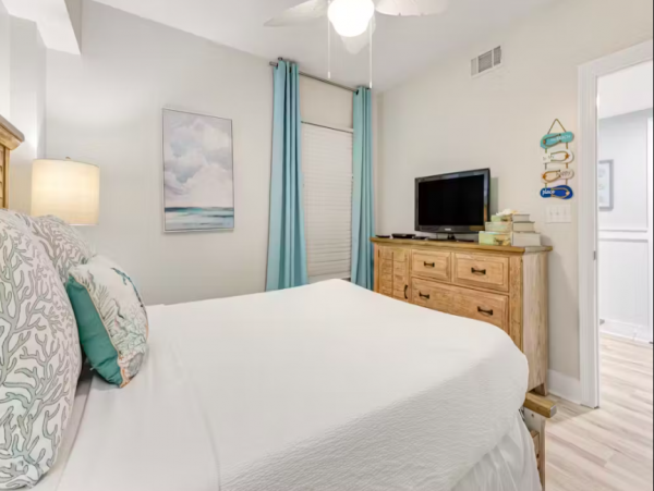Luxurious Gulf-Front 3-Bedroom Condo with Unmatched Views in Destin