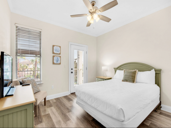 Destin Vacation Rental: Steps from Crystal Beach