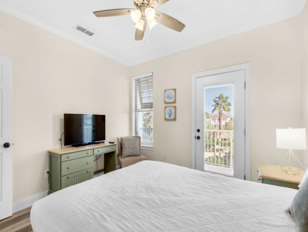 Destin Vacation Rental: Steps from Crystal Beach