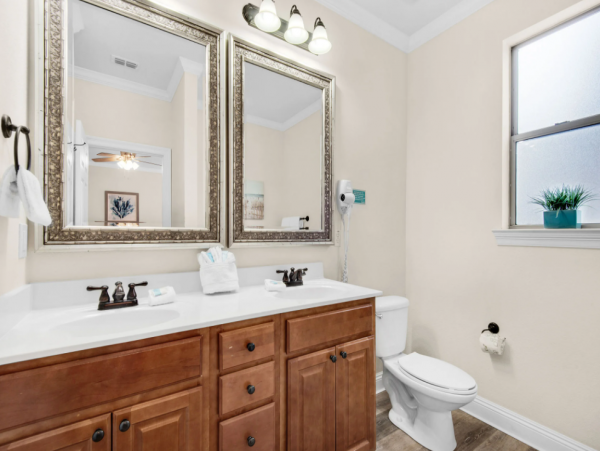 Destin Vacation Rental: Steps from Crystal Beach