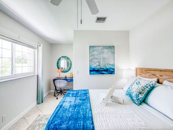 Two Bedroom  One Block to Beach in Fort Lauderdale - Dog Friendly