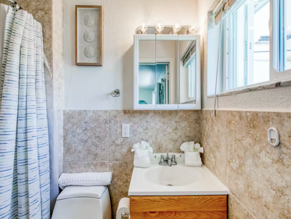 Two Bedroom  One Block to Beach in Fort Lauderdale - Dog Friendly