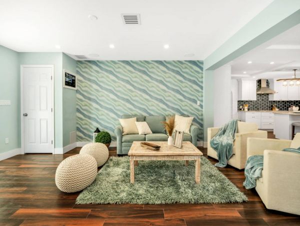 Gorgeous 5 Bedroom Vacation Home in Fort Lauderdale with Pool