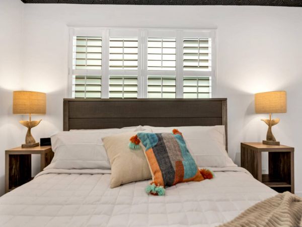 Gorgeous 5 Bedroom Vacation Home in Fort Lauderdale with Pool
