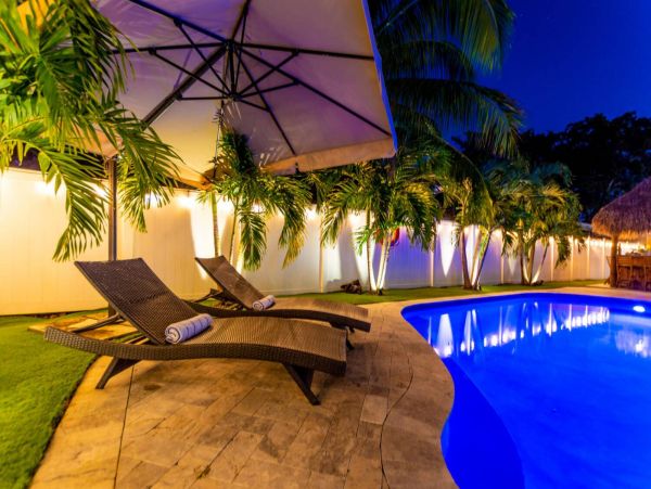 Gorgeous 5 Bedroom Vacation Home in Fort Lauderdale with Pool